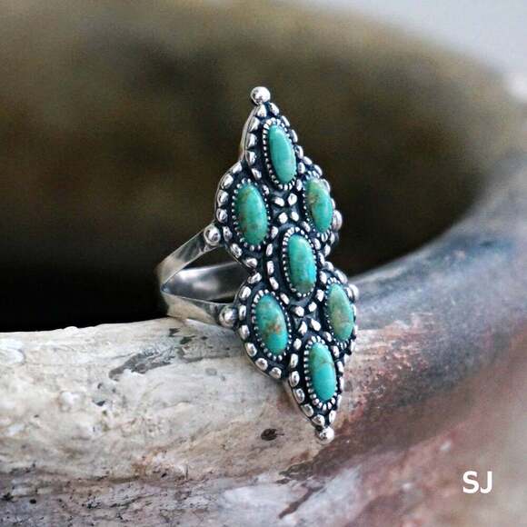 Native American Turquoise Elegance: Adjustable Antique Sterling Silver Ring, Gi - Picture 2 of 10